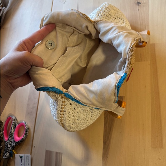 Crochet Purse with Wooden handles - Picture 5 of 5